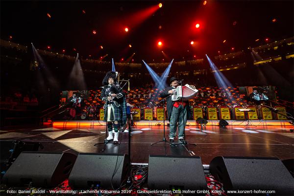 Marc-Steffen-Dudelsackspieler_KoelnArena_2019 (2)