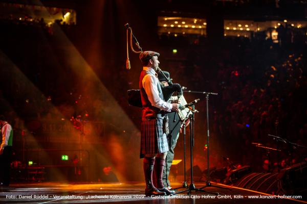 Marc-Steffen-Dudelsackspieler_KoelnArena_2019 